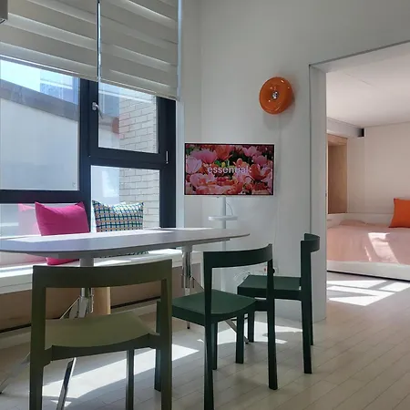2 Rooms For 7, Young House